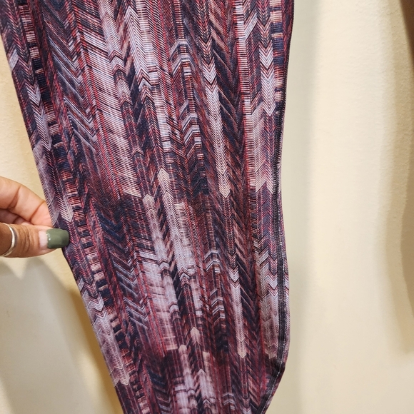 Fabletics Midrise Power Hold Zip Pocket Pattern capri leggings  XL - Picture 8 of 14